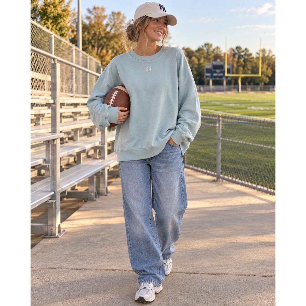 Under Armour Women's XL Seafoam Green Oversized Crewneck Sweatshirt